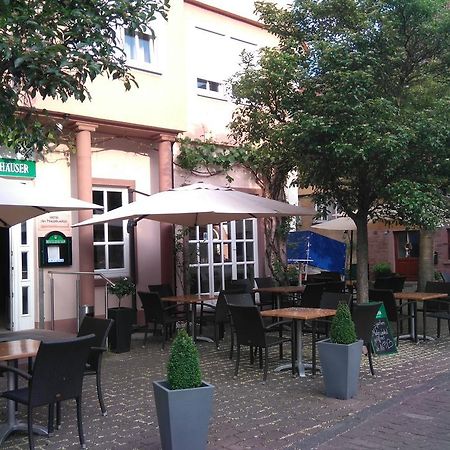 Hotel Loewensteiner Hof Haus Am Neuplatz Вертгейм Экстерьер фото