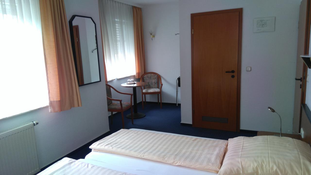 Hotel Loewensteiner Hof Haus Am Neuplatz Вертгейм Экстерьер фото