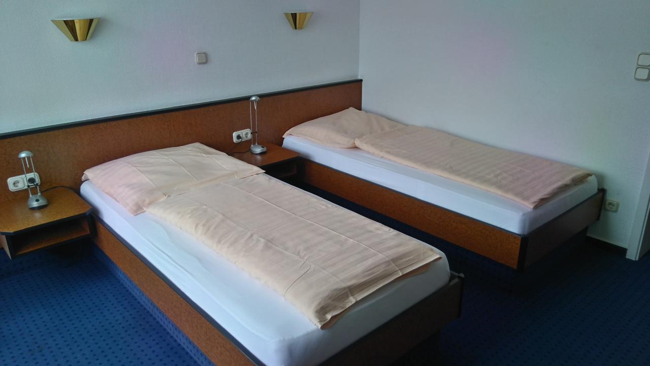 Hotel Loewensteiner Hof Haus Am Neuplatz Вертгейм Экстерьер фото